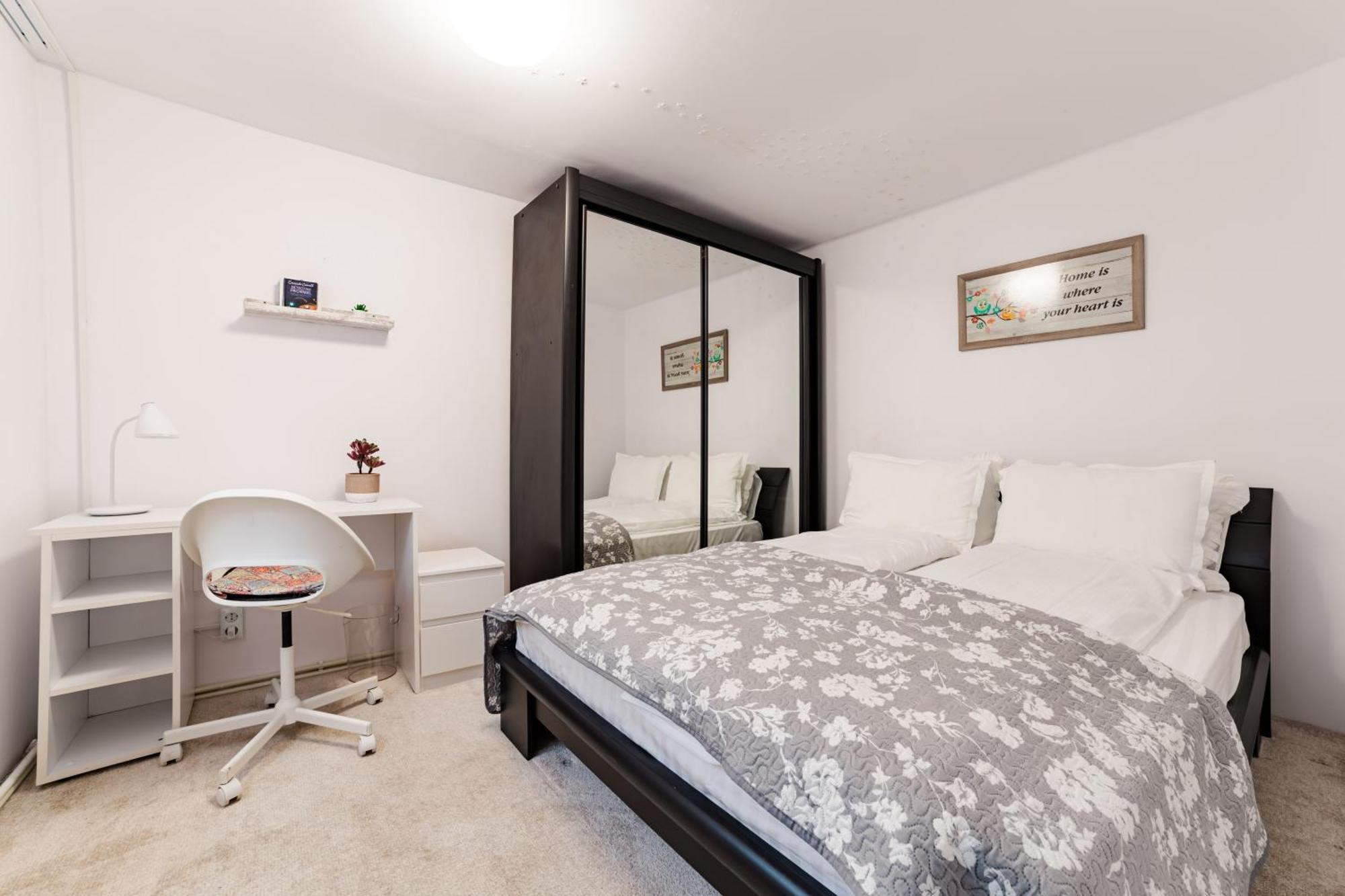 Aparthotel With Complimentary Parking 3*